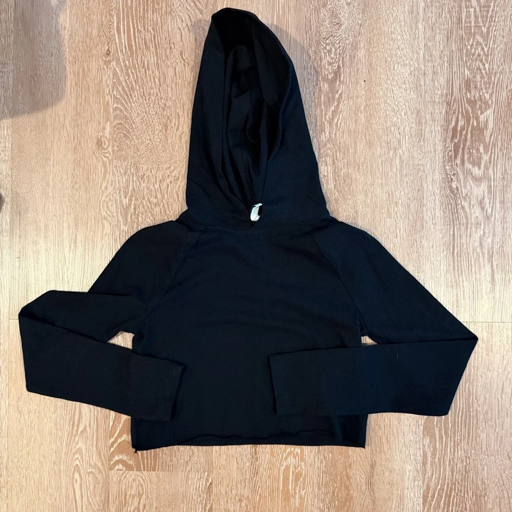 H&M black cropped hoodie Size extra small In great condition